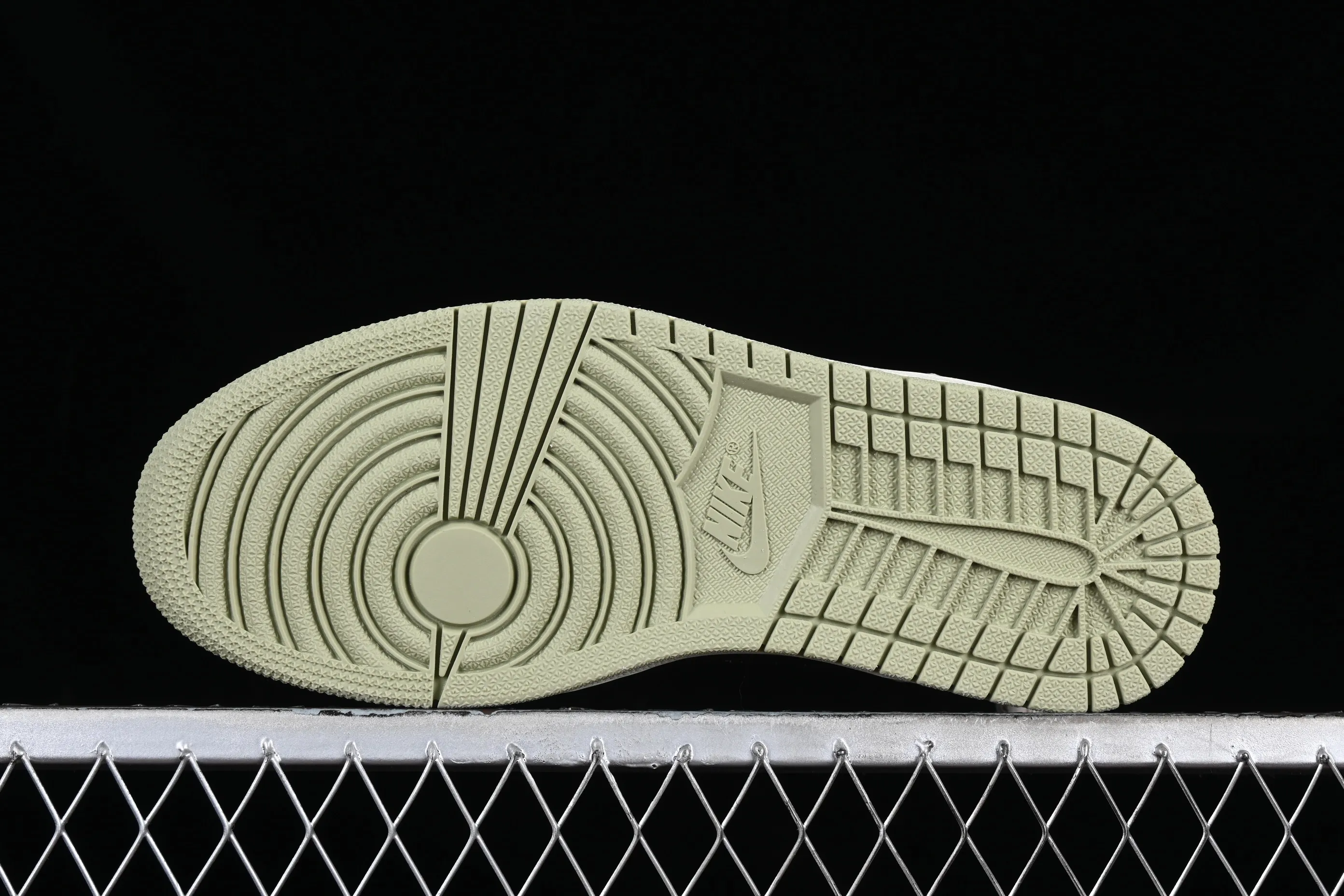 All categories Air Jordan Jordan series basketball shoes Air Jordan 1 Low Z version Air Jordan 1 Low Craft SE "Light Olive" AJ1 Joe 1 military deconstruction style low-top cultural casual sneakers FD6819-300
